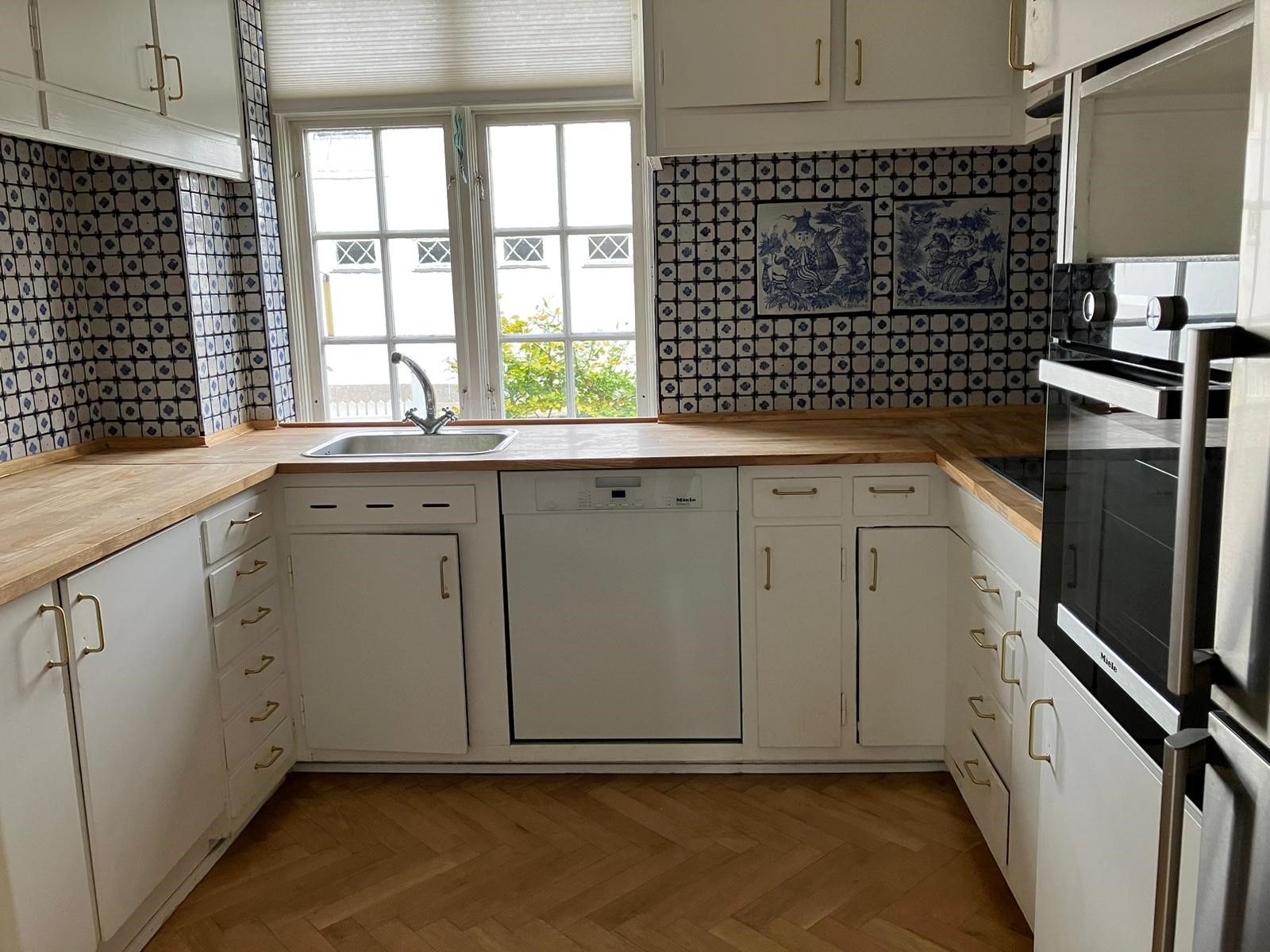 Kitchen_1a.jpg